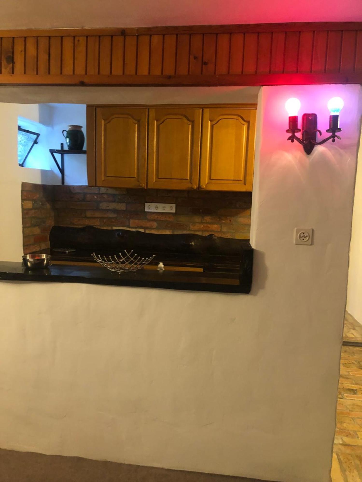 R&B Vendeghaz Apartment Balatonakarattya Bagian luar foto